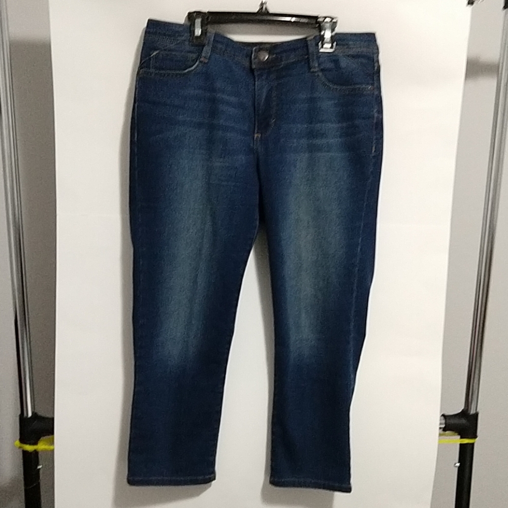 Bandolino Jean capris size 8